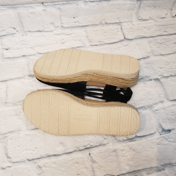 Earth Black Suede Wedge Espadrille size 7 - Picture 7 of 9